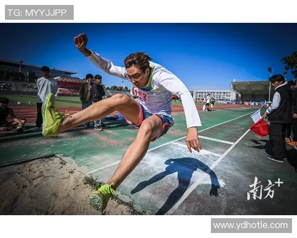 深圳飞盘队的蜕变与成长：极限运动会中的奋斗与荣耀之路